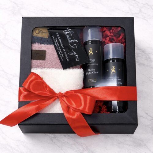 Veido ir paakių kremų + 3 vnt. veido rankšluosčių rinkinys