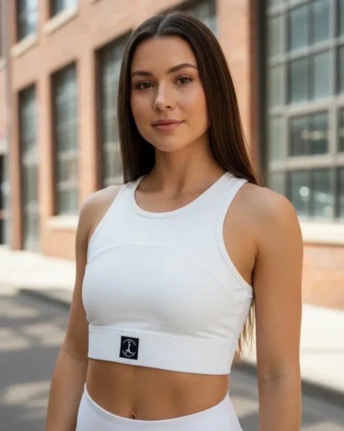 Ilgesnio kirpimo sporto liemenėlė BALTA